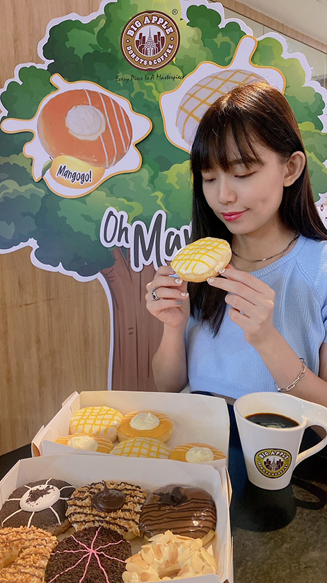 Lifestyle influencer promoting Big Apple Donuts during a KOL marketing campaign managed by Kesion Malaysia in Kuala Lumpur.